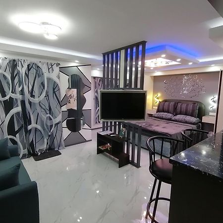 Condo Azur Suites B316 Near Airport, Netflix, Stylish, Cozy With Swimming Pool Мактан Екстериор снимка