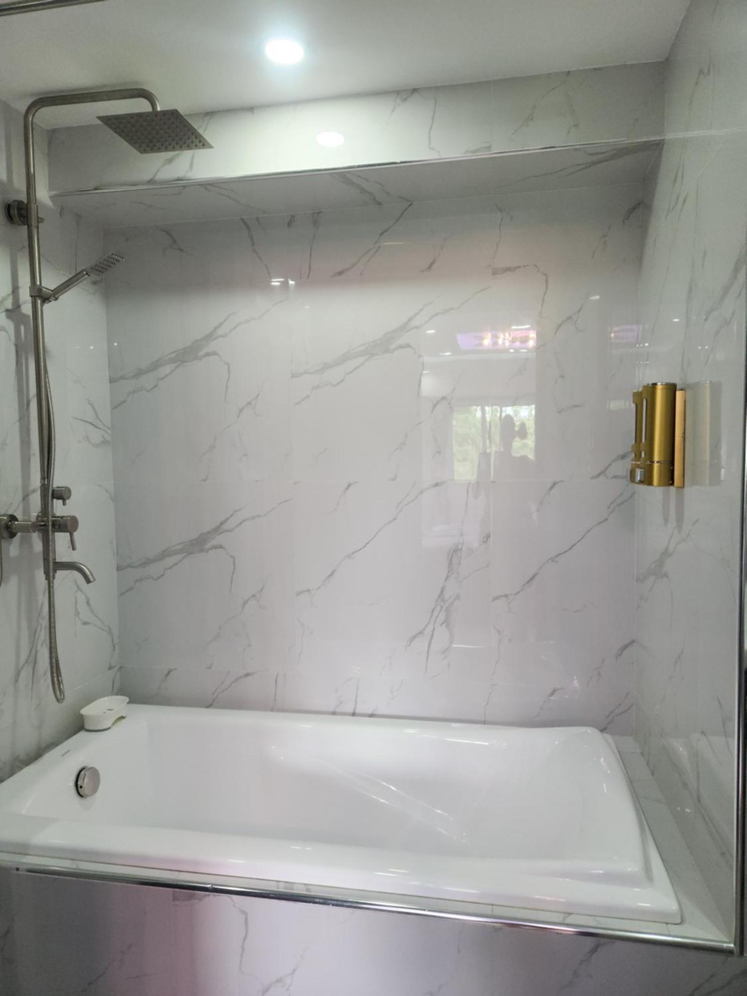 Condo Azur Suites B316 Near Airport, Netflix, Stylish, Cozy With Swimming Pool Мактан Екстериор снимка